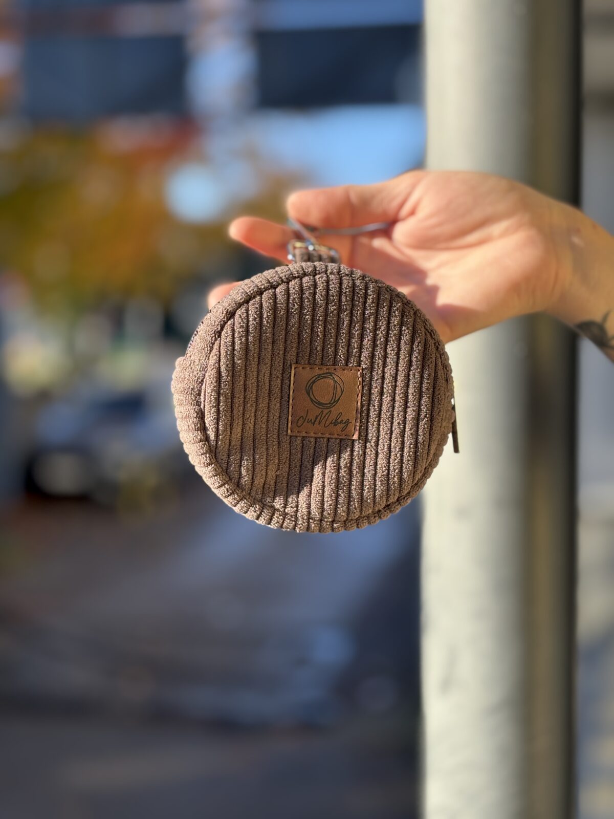 Micro Circle Dark Brown Thin Cord